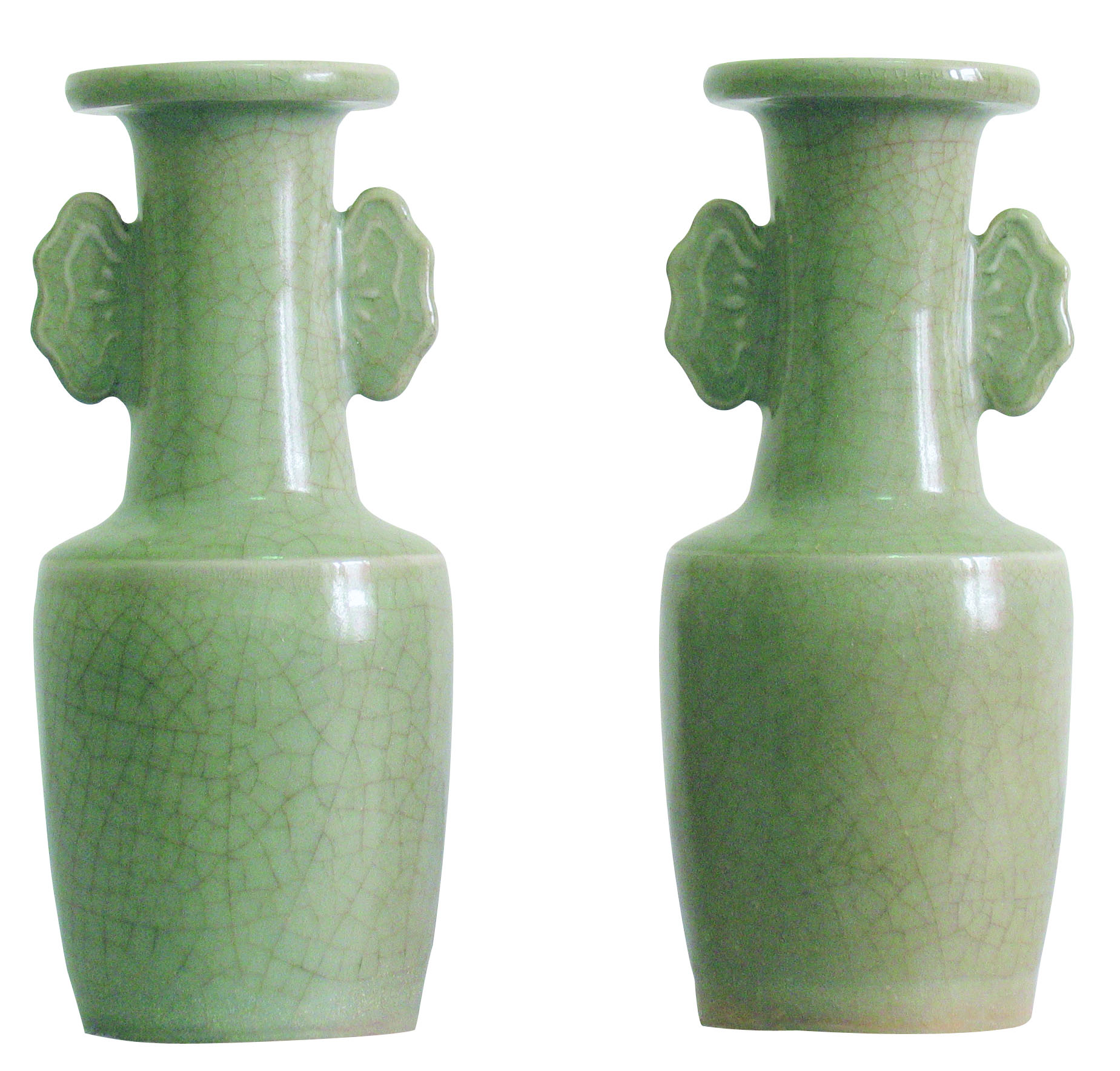 A-54  龍泉窯靈芝紋瓶一對(duì)