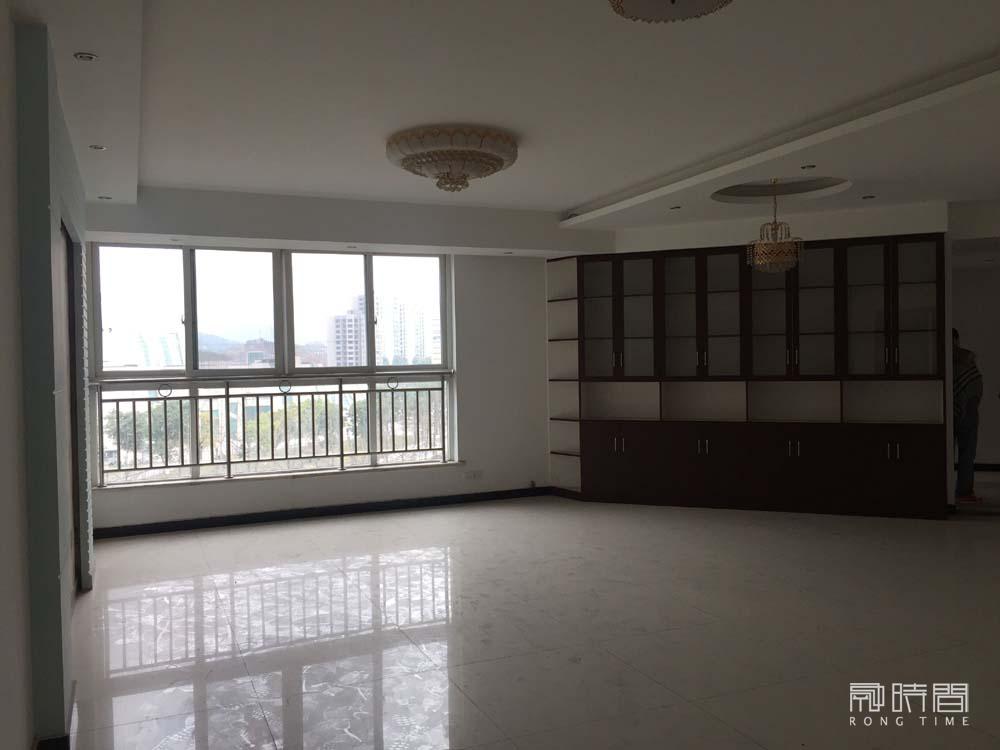 重慶市北碚區(qū)金華路399號(hào)1幢2-6-5的住房一套及其室內(nèi)家用電器司法拍賣(mài)公告